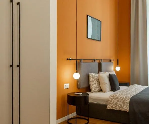 Luxurious Minimalist With Sauna By Prestige Homes דירה בודפשט